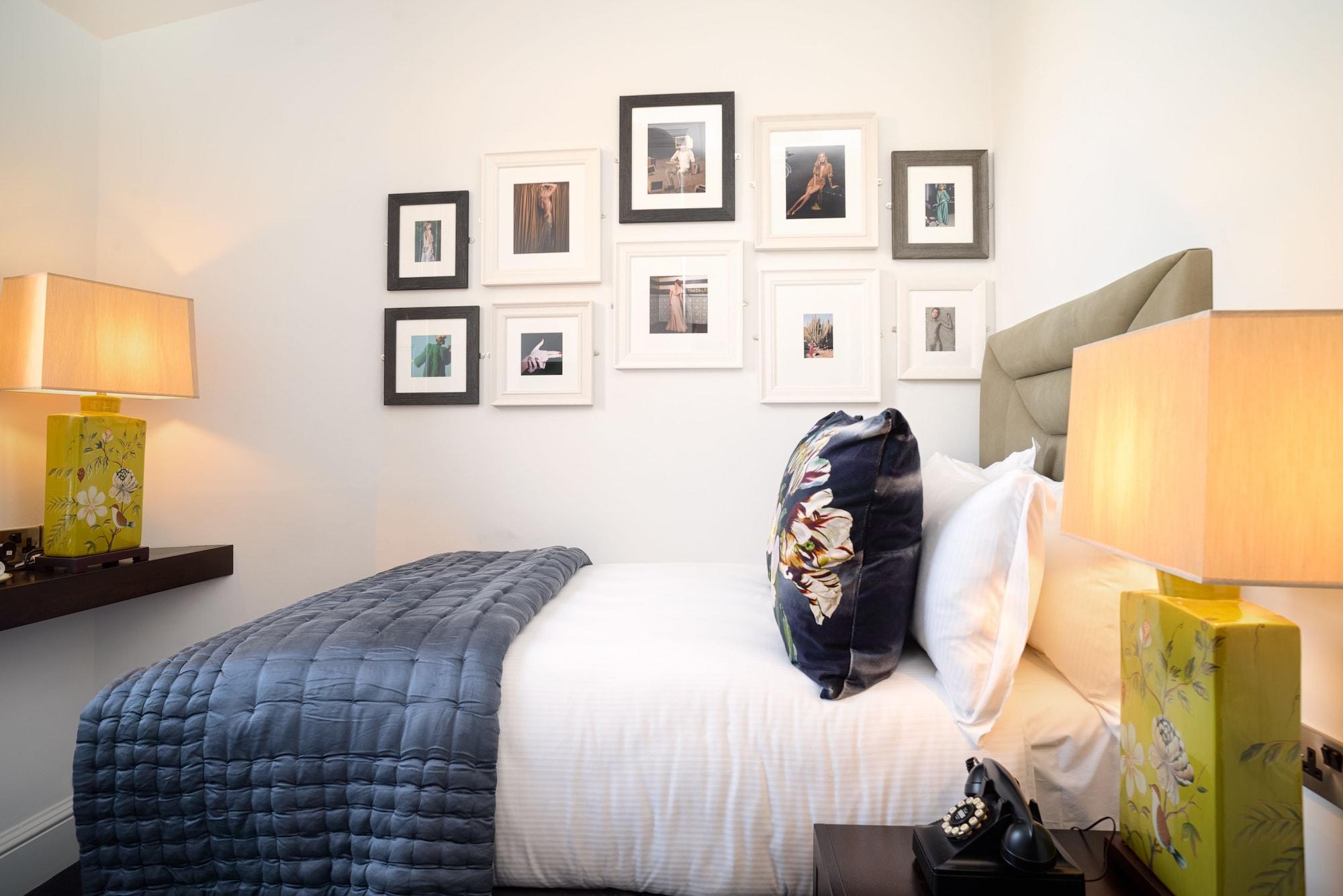 Black Ivy Edinburgh Luaran gambar